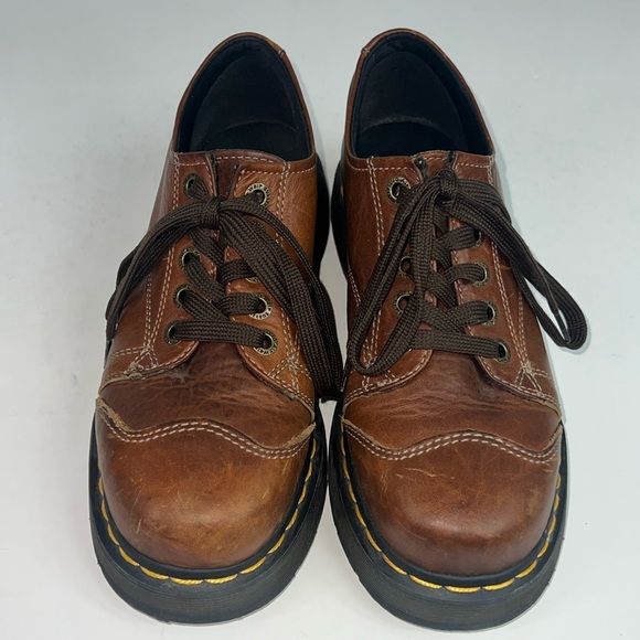 Dr. Martens Shoes - Vintage Dr Martens leather Oxford Platform
Chunky Rubber Sole shoes 8651 Size 9